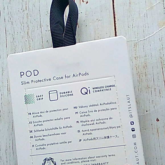 Black Airpods Case - Picture 2 of 4